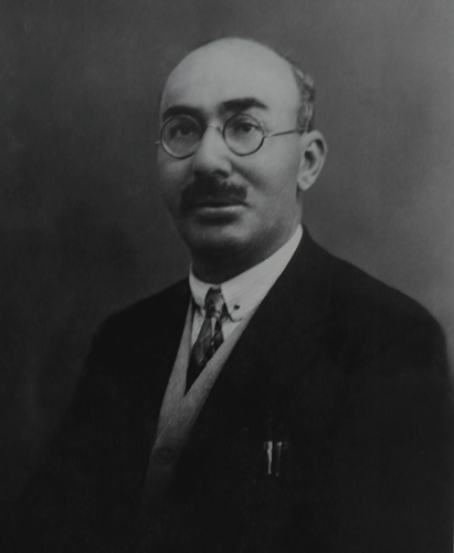 الدكتور حنا القسوس عام 1932 والصورة عن كتاب مذكراته